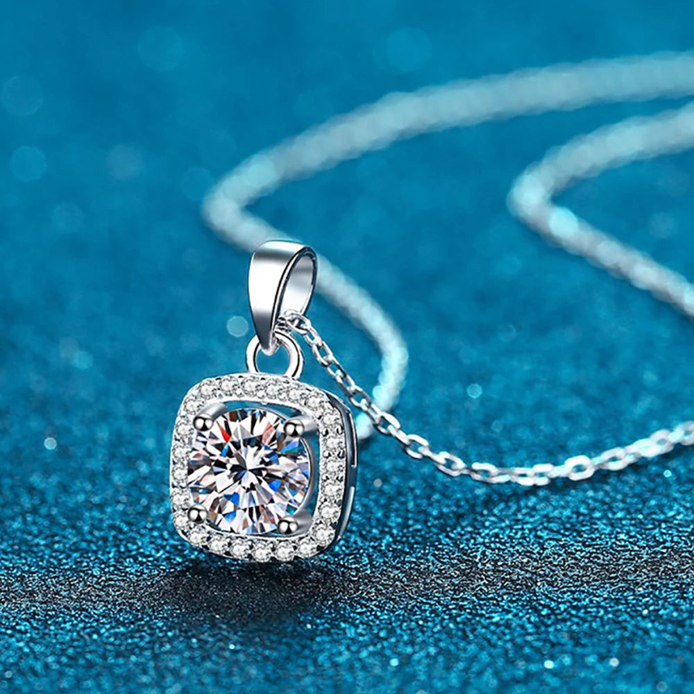 Noir Luxe “Celestia” Moissanite Pendant – 5ct Sterling Brilliance