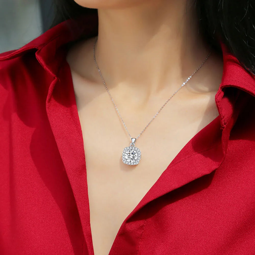 Noir Luxe “Celestia” Moissanite Pendant – 5ct Sterling Brilliance