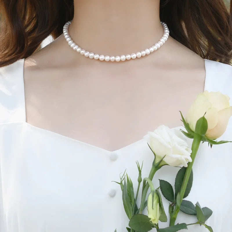 Noir Alloy Lustre Pearl Necklace