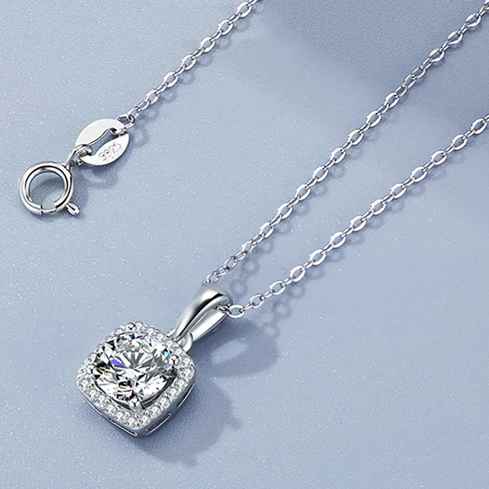 Noir Luxe “Celestia” Moissanite Pendant – 5ct Sterling Brilliance