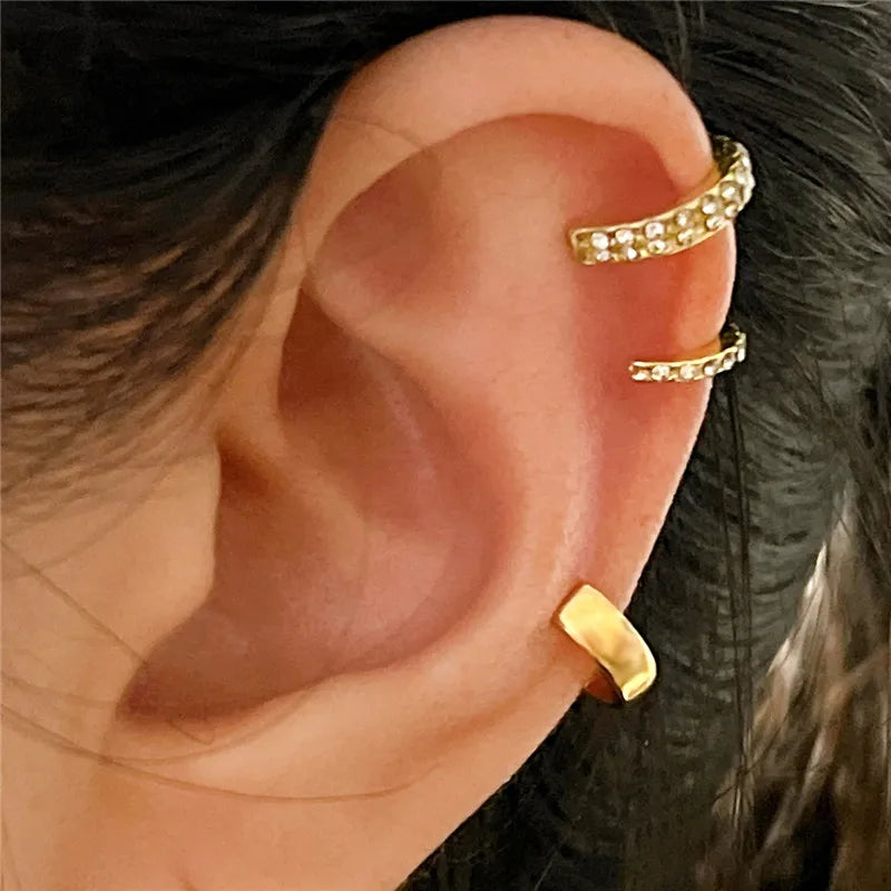 Noir Alloy Ear Cuffs – Sleek Non-Piercing Statement Jewelry