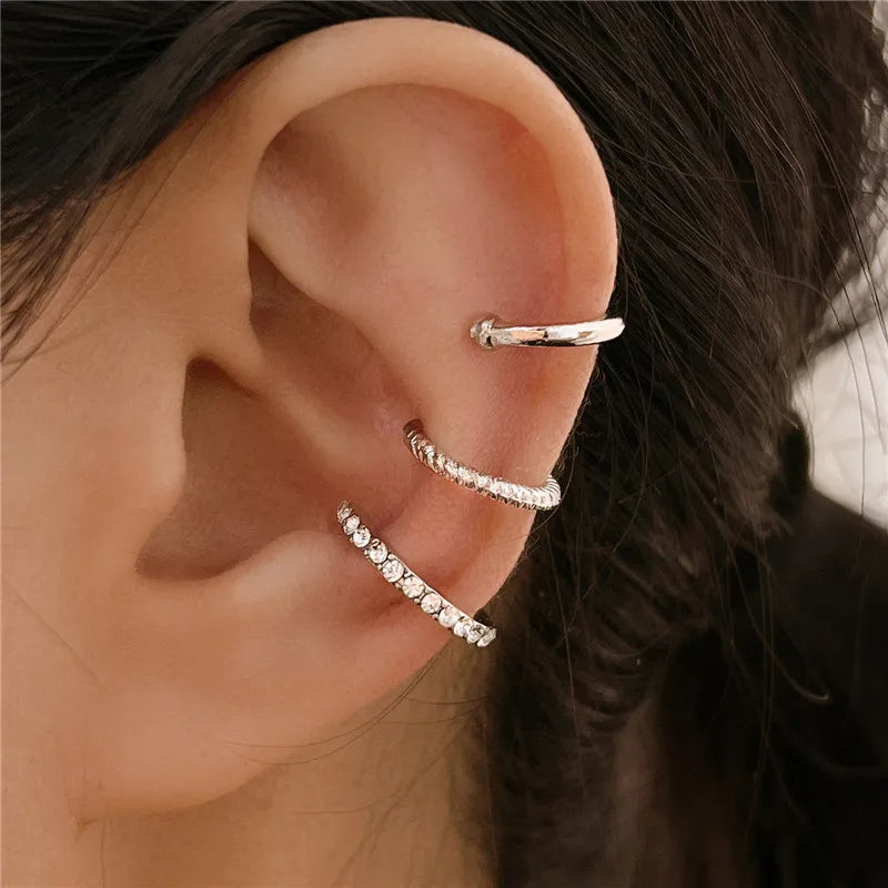 Noir Alloy Ear Cuffs – Sleek Non-Piercing Statement Jewelry