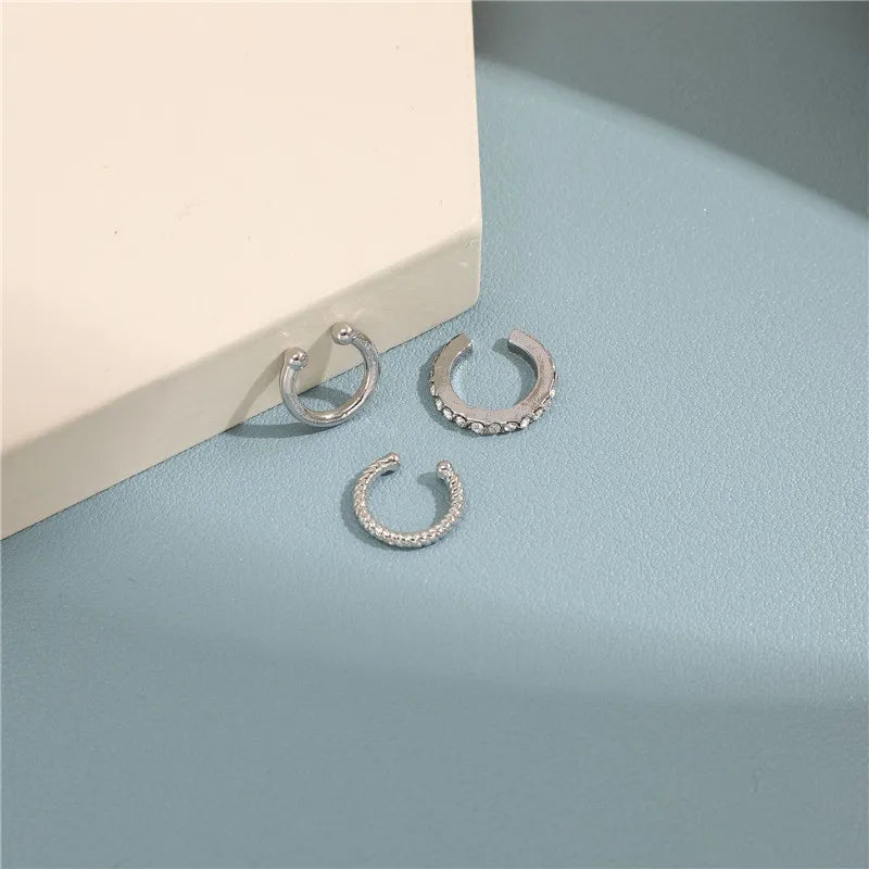 Noir Alloy Ear Cuffs – Sleek Non-Piercing Statement Jewelry