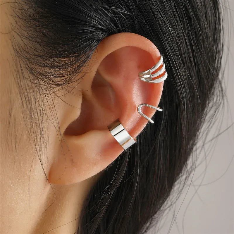 Noir Alloy Ear Cuffs – Sleek Non-Piercing Statement Jewelry